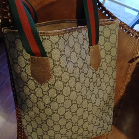 VINTAGE GUCCI PLUS TOTE - Picture 2 of 9